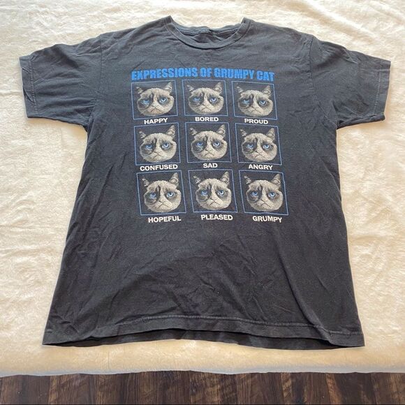 Expressions Of Grumpy Cat Black Graphic T-Shirt - Picture 1 of 8